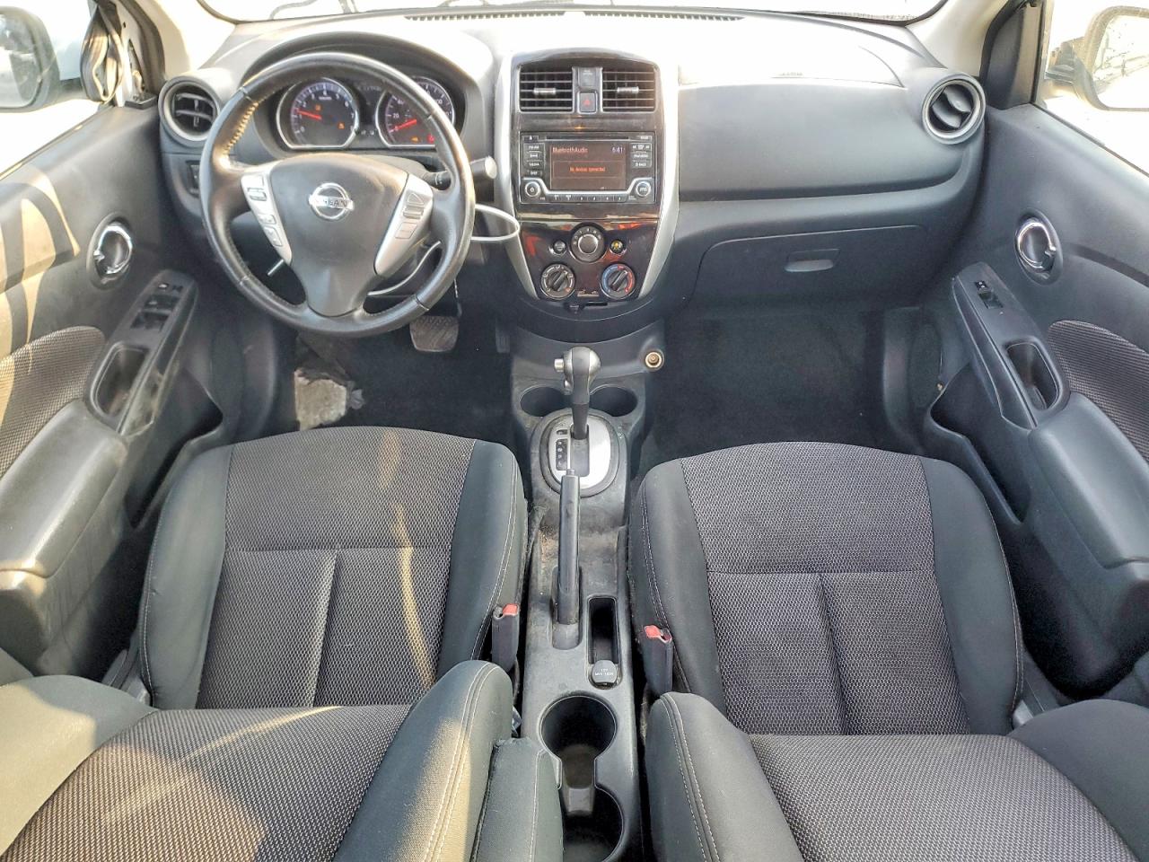 Nissan Versa 1.6 S