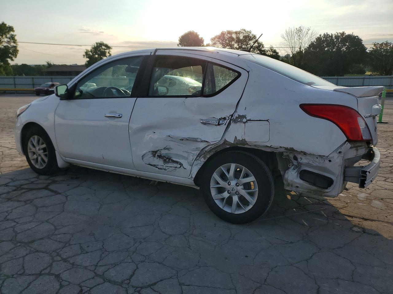 Nissan Versa 1.6 S