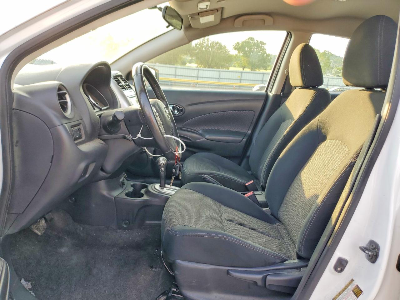Nissan Versa 1.6 S