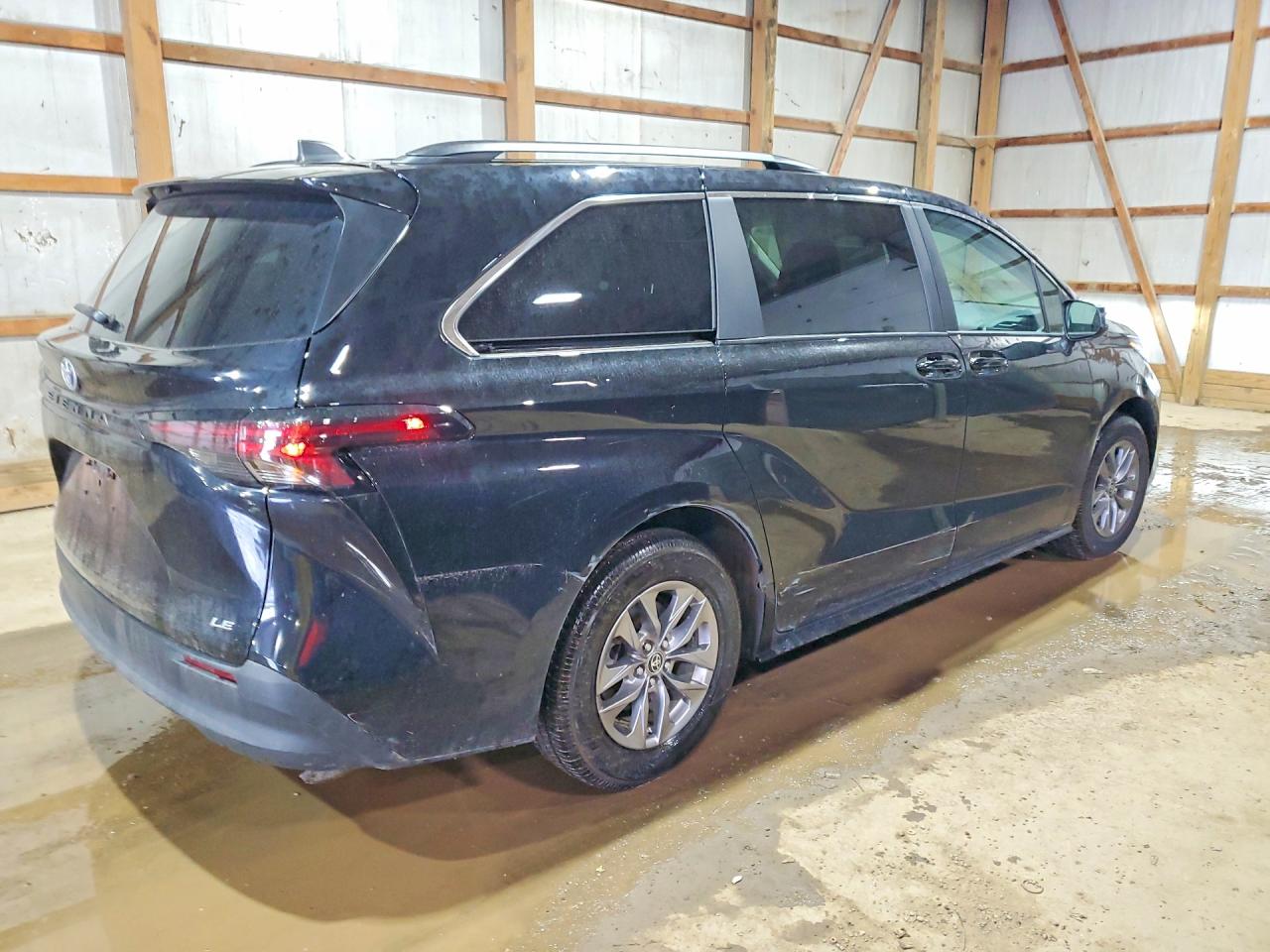 Toyota Sienna Le
