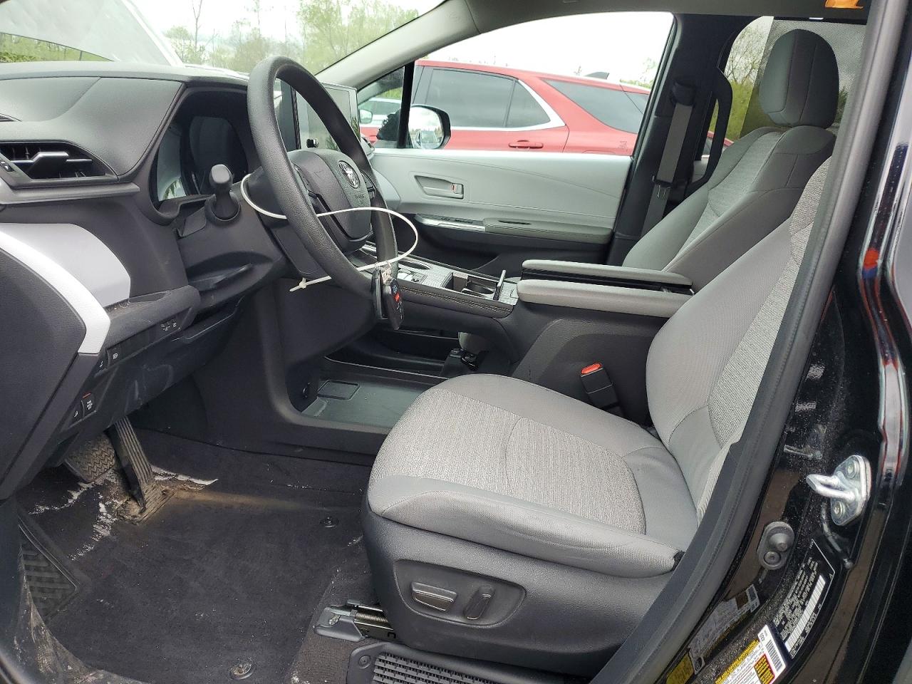 Toyota Sienna Le
