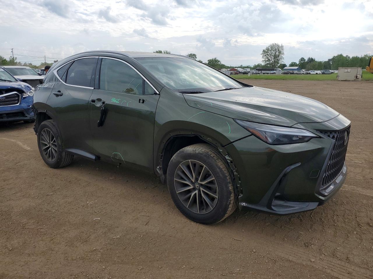 Lexus NX Base