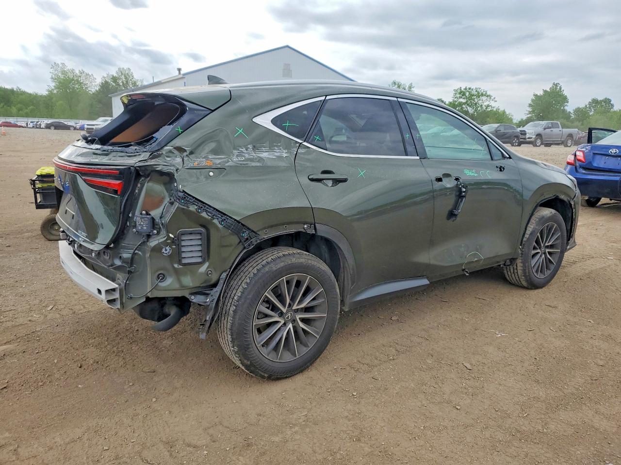 Lexus NX Base