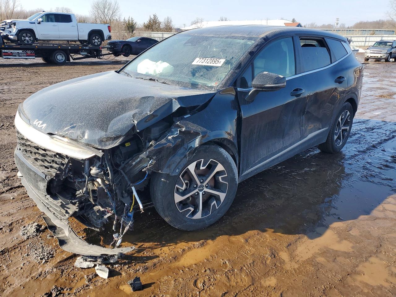Salvage Kia Sportage Image