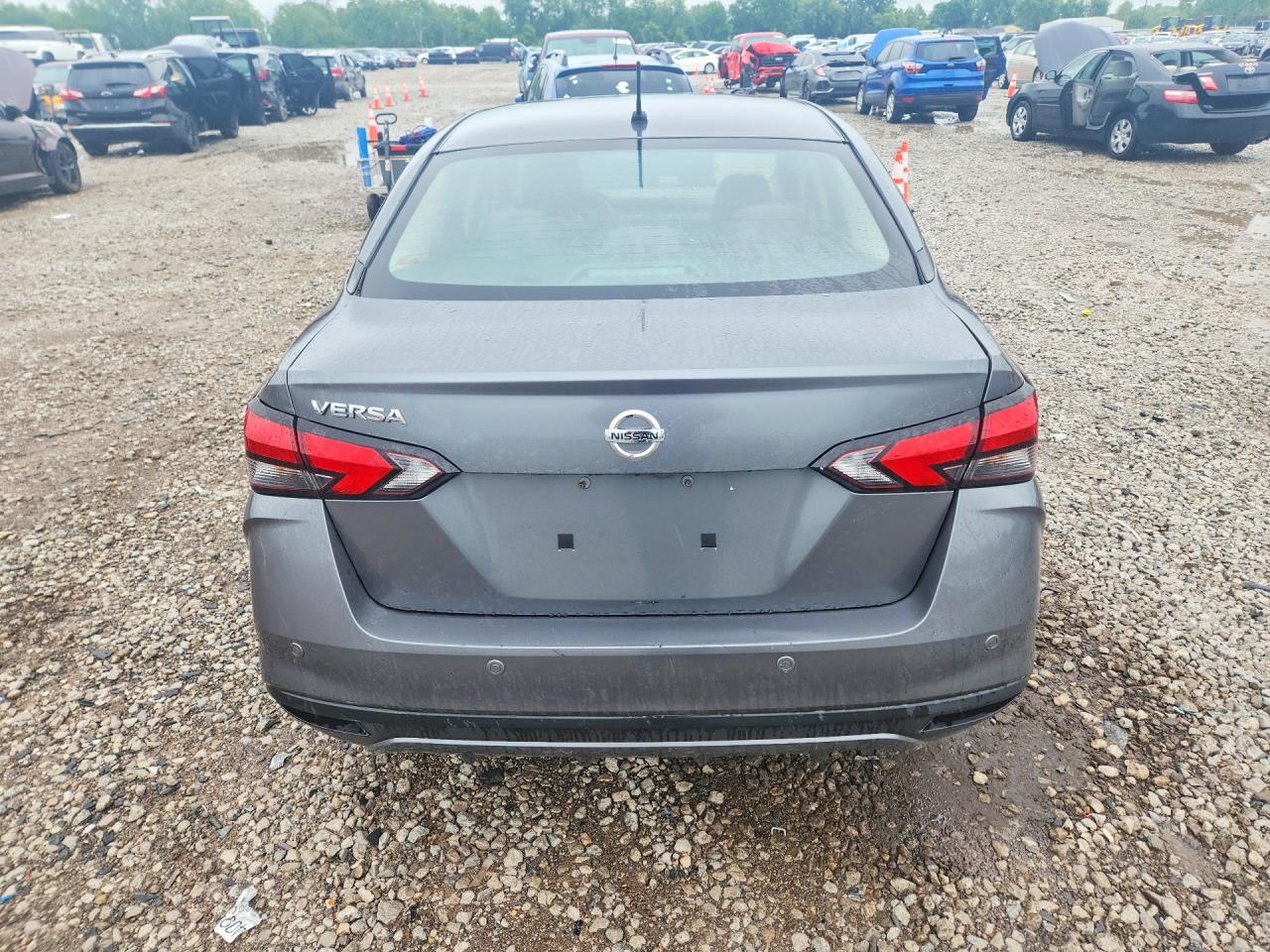 Nissan Versa S