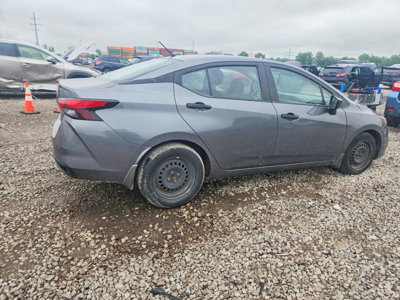 Nissan Versa S