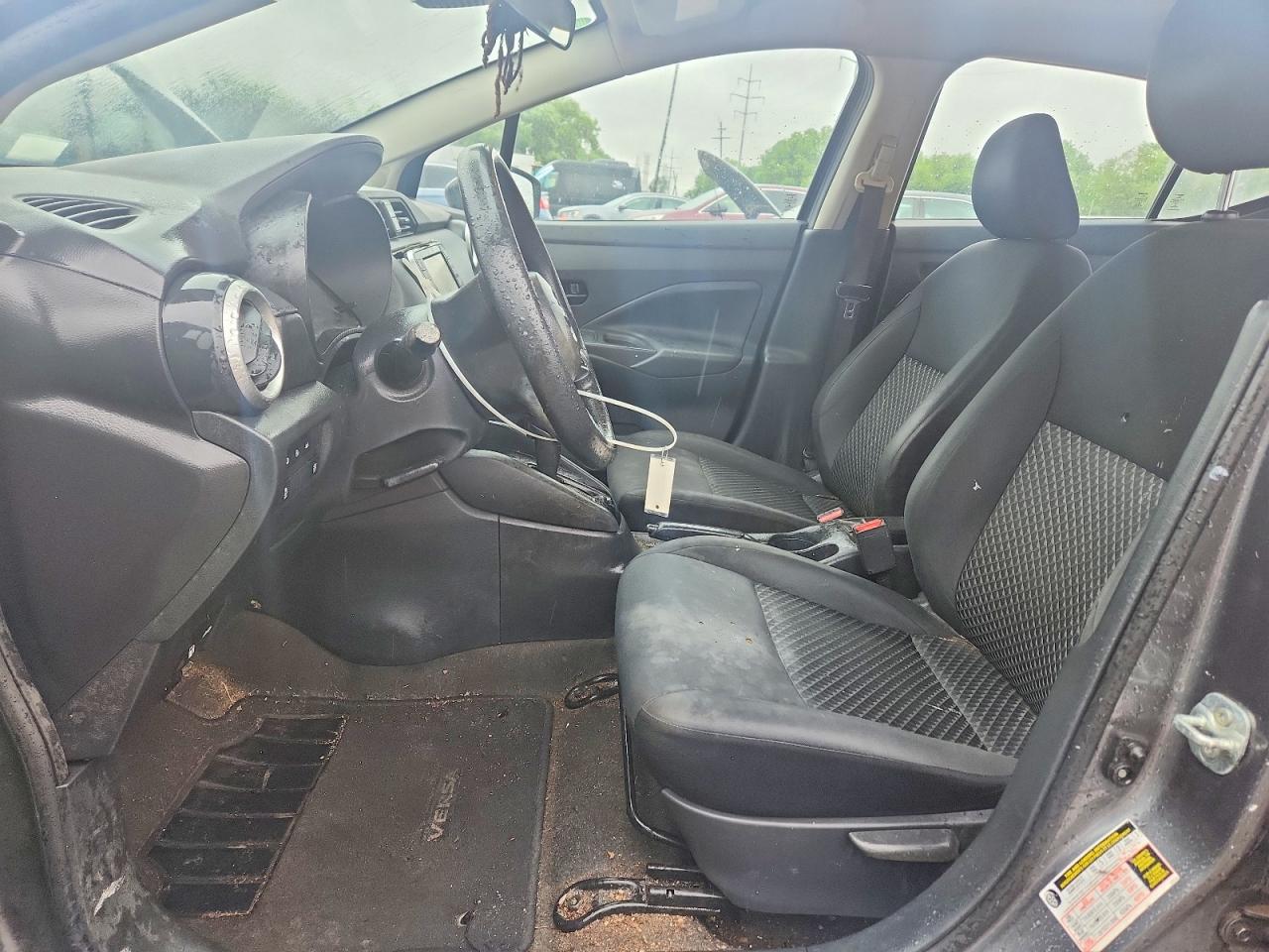 Nissan Versa S