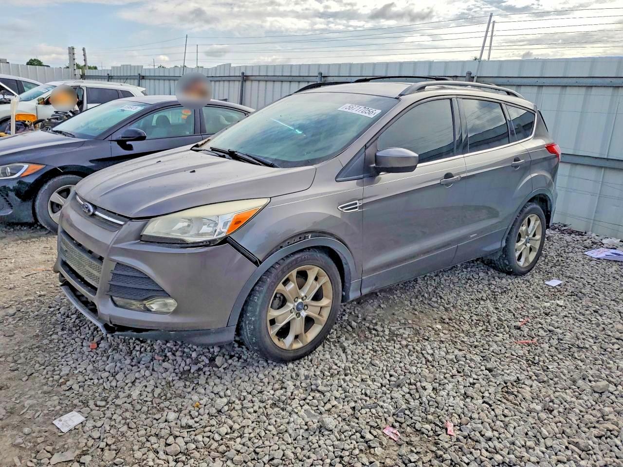 Salvage Ford Escape Image
