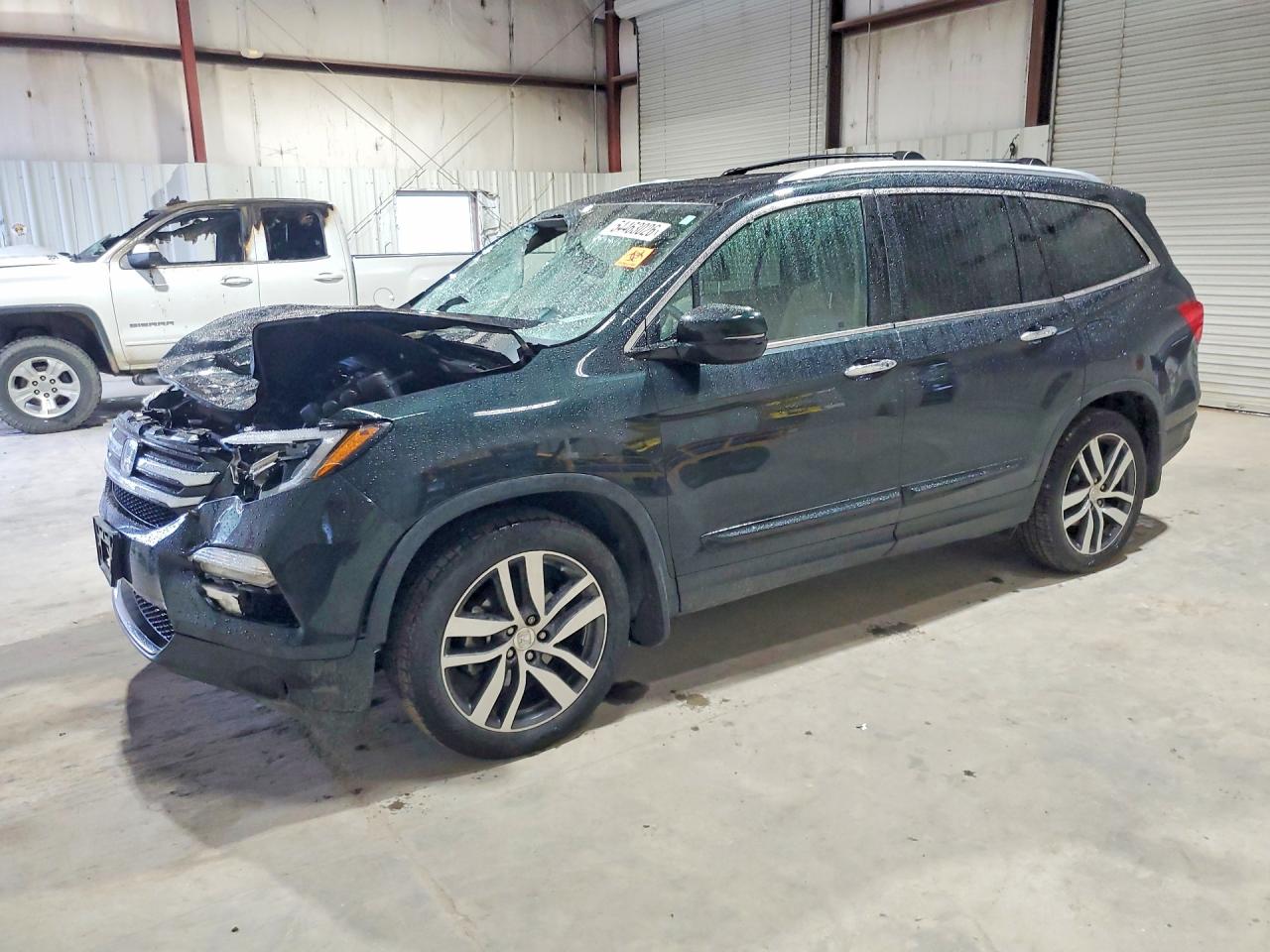 Salvage Honda Pilot Image