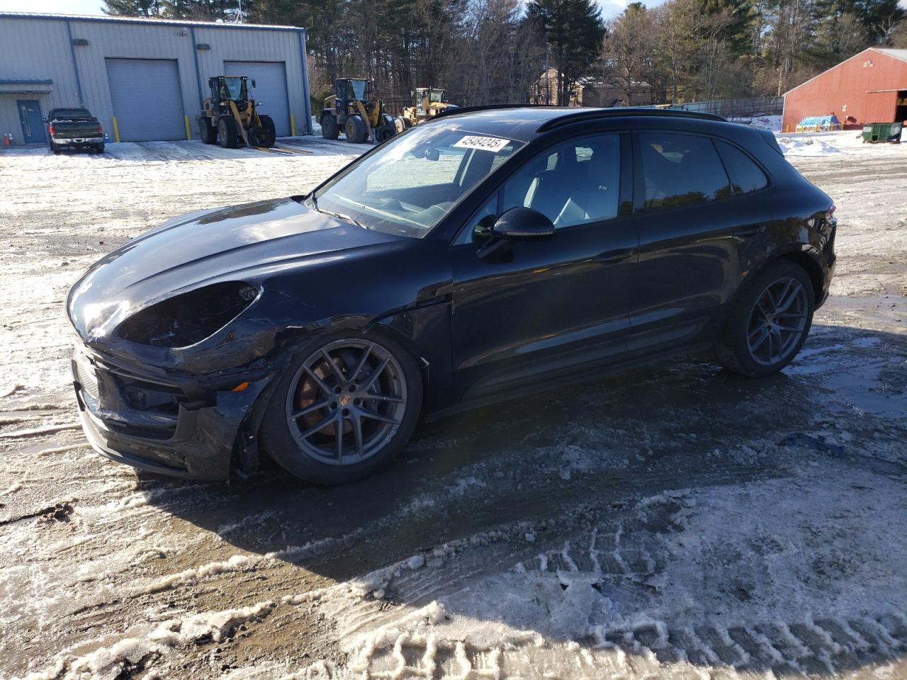 Salvage Porsche Macan Base Image