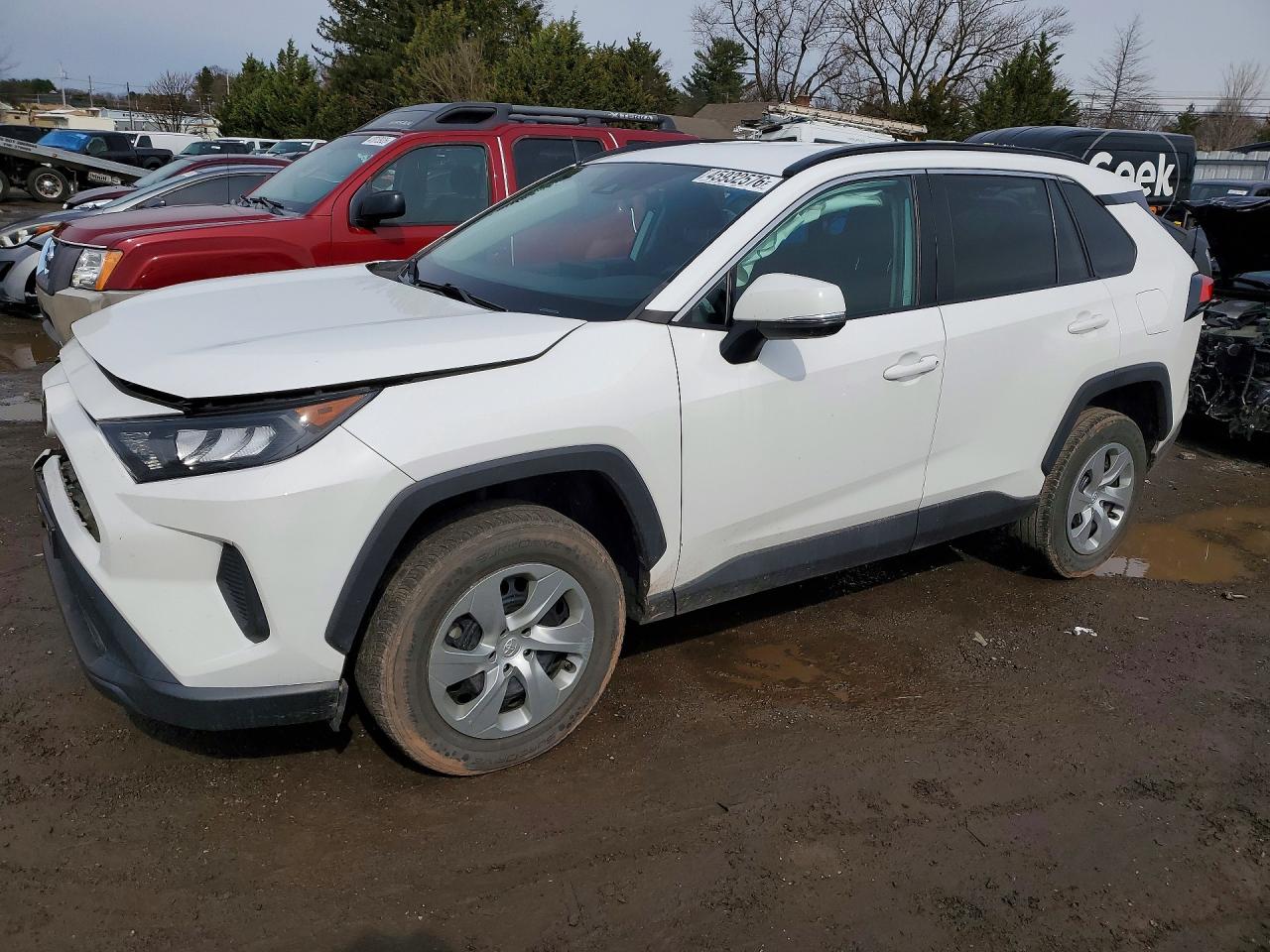 Salvage Toyota RAV4 Image