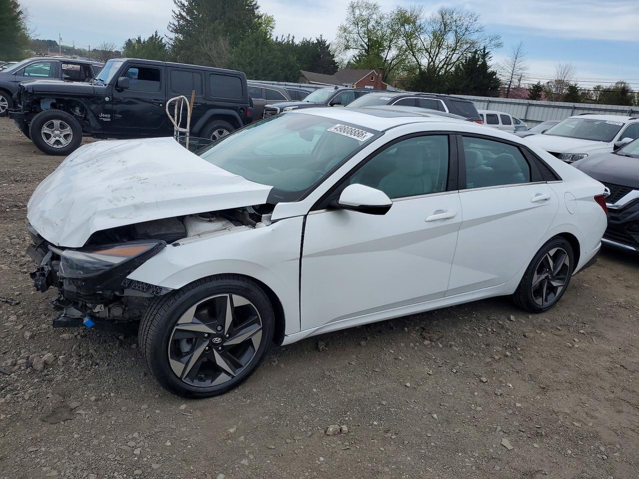 Salvage Hyundai ELANTRA Image