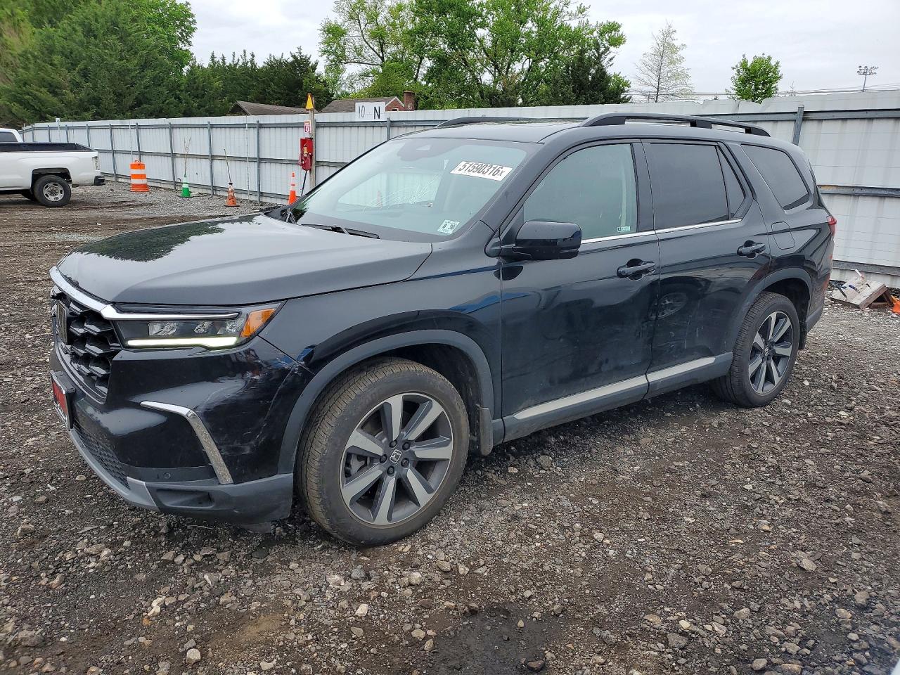 Salvage Honda Pilot Image