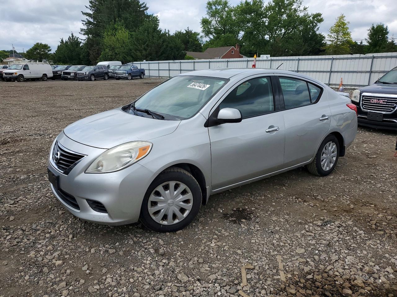 Salvage Nissan Versa Image