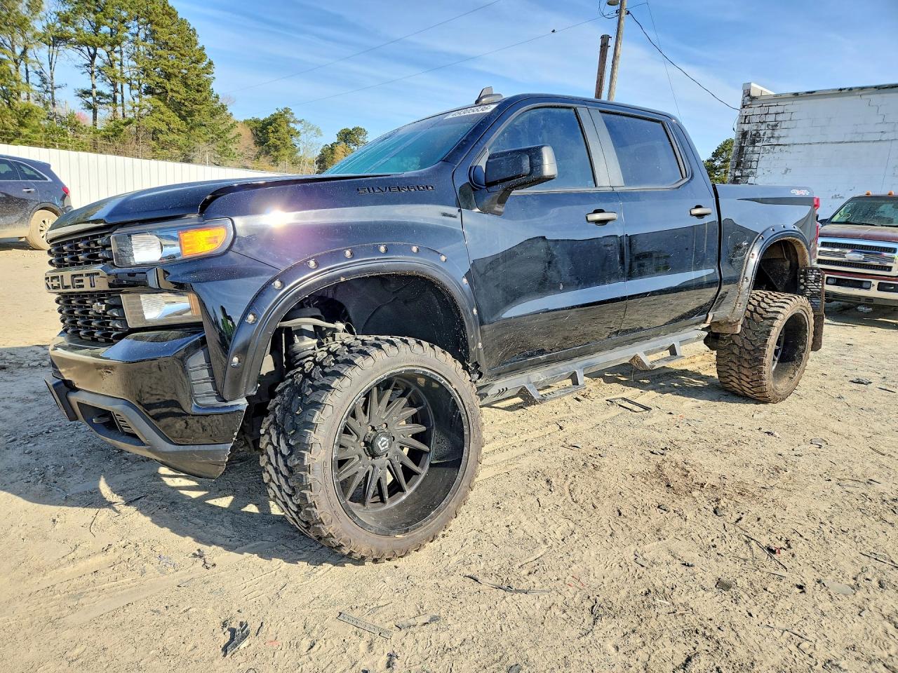 Salvage Chevrolet Silverado Image