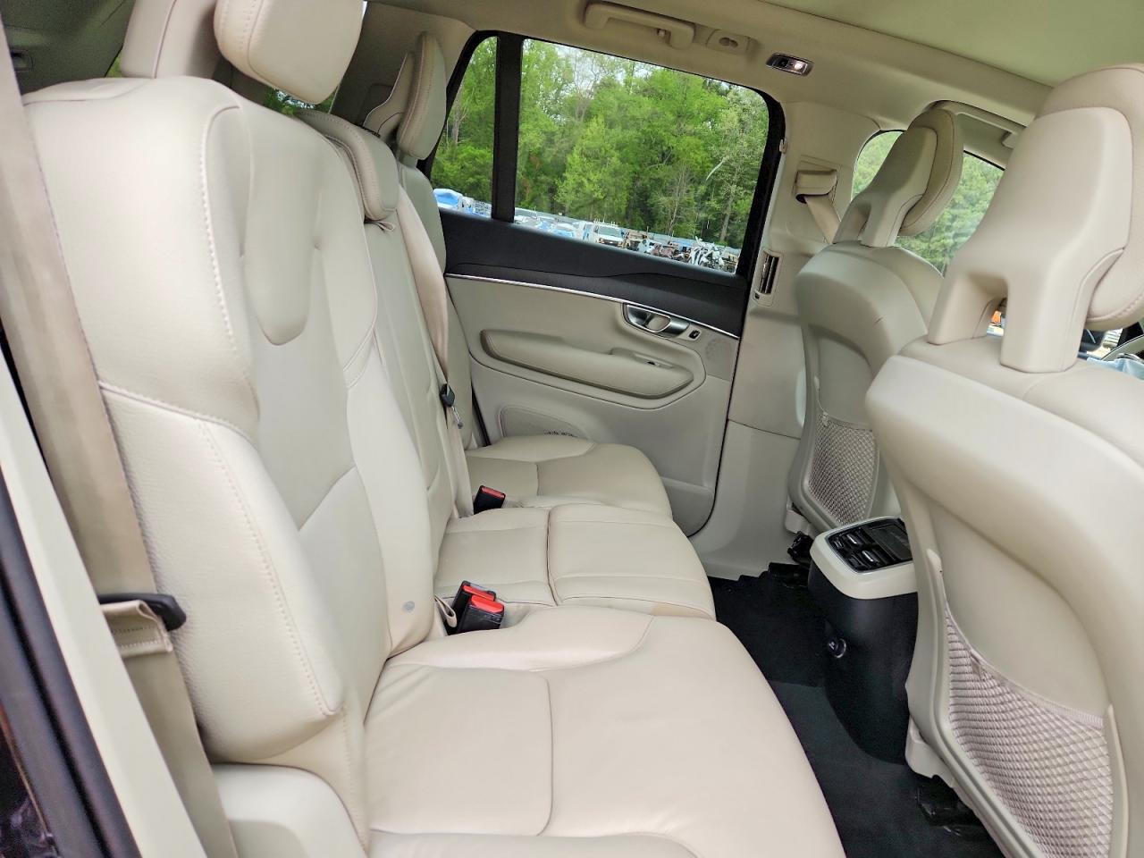 Volvo XC90 T5 Momentum