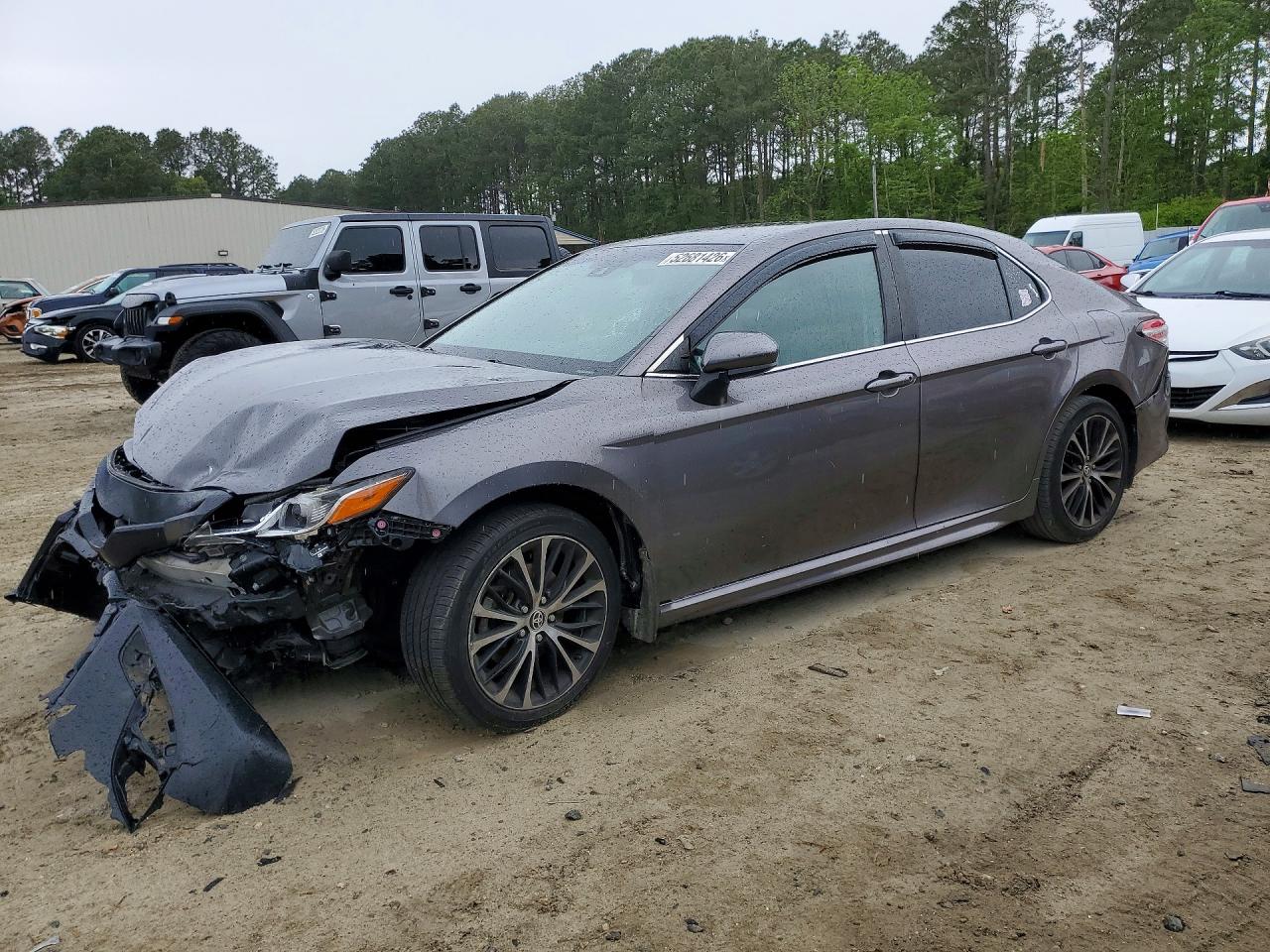 Salvage Toyota Camry Image