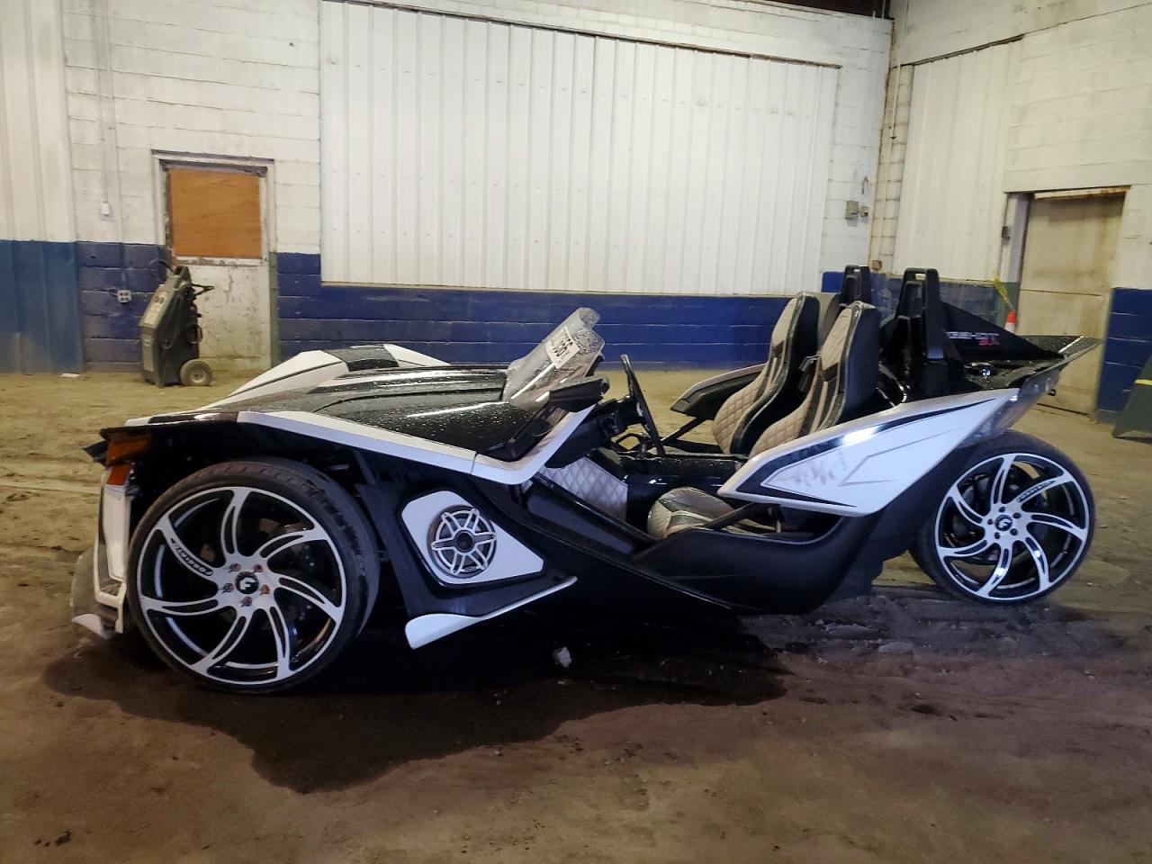 Polaris Slingshot Slr