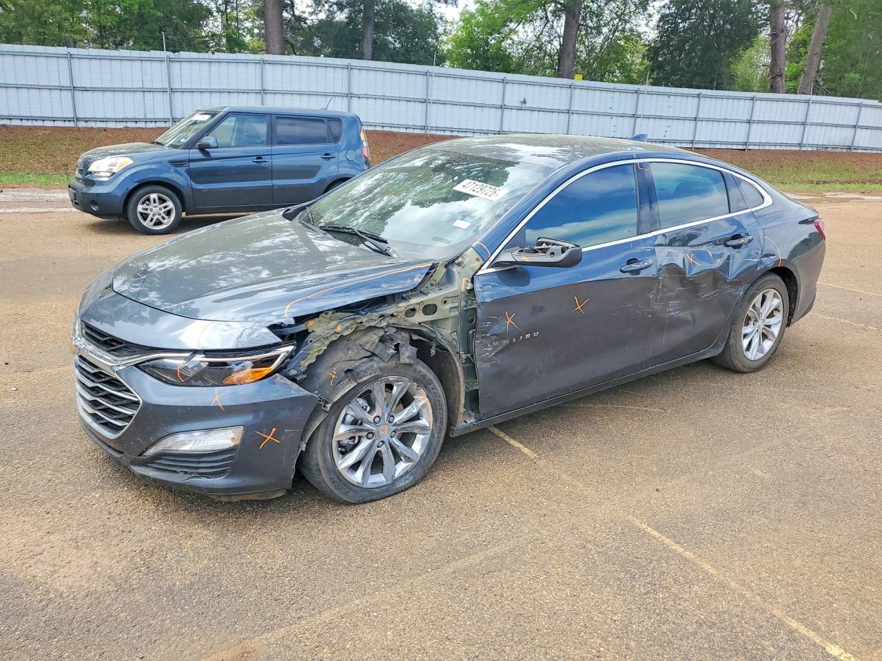 Salvage Chevrolet Malibu Image