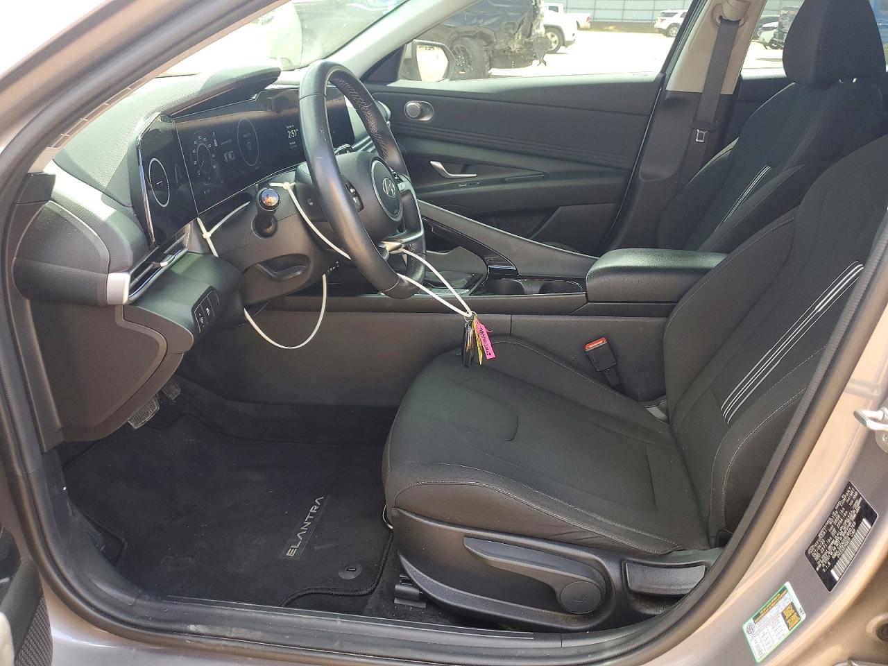 Hyundai ELANTRA Sel