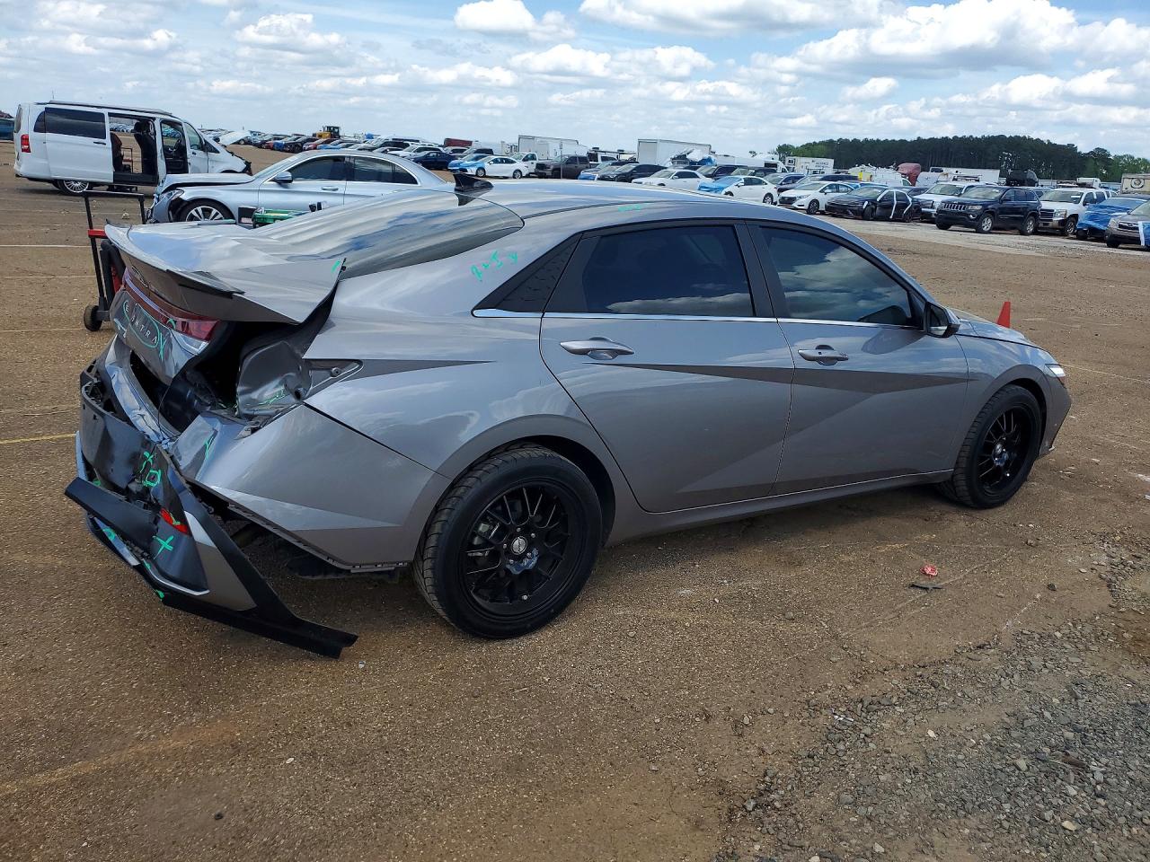 Hyundai ELANTRA Sel
