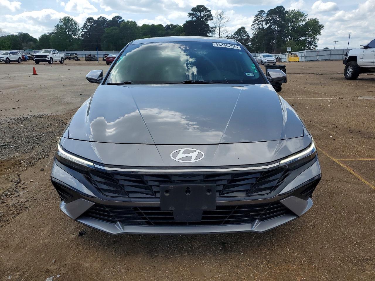 Hyundai ELANTRA Sel