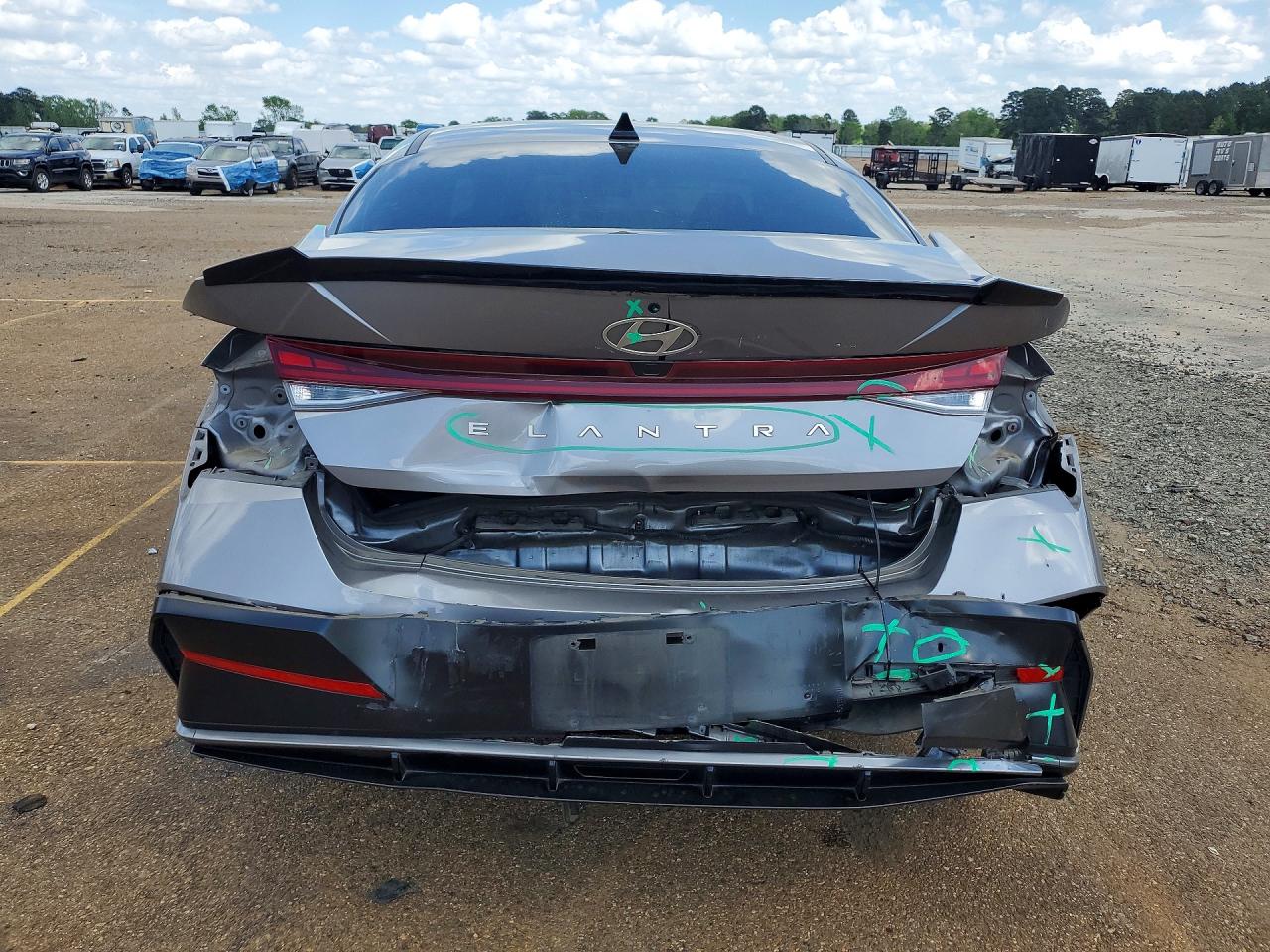 Hyundai ELANTRA Sel