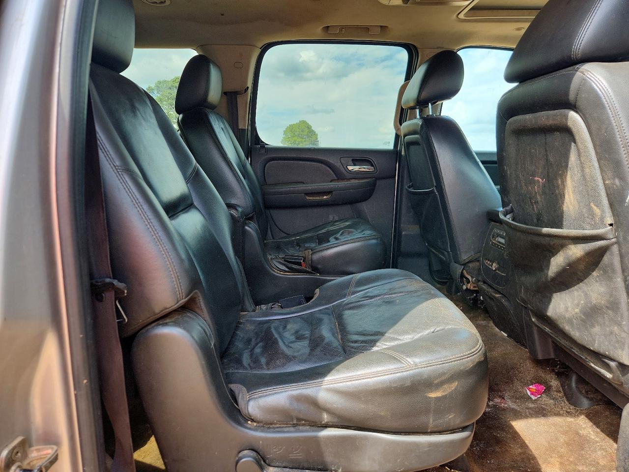 Chevrolet Suburban C1500 Ltz