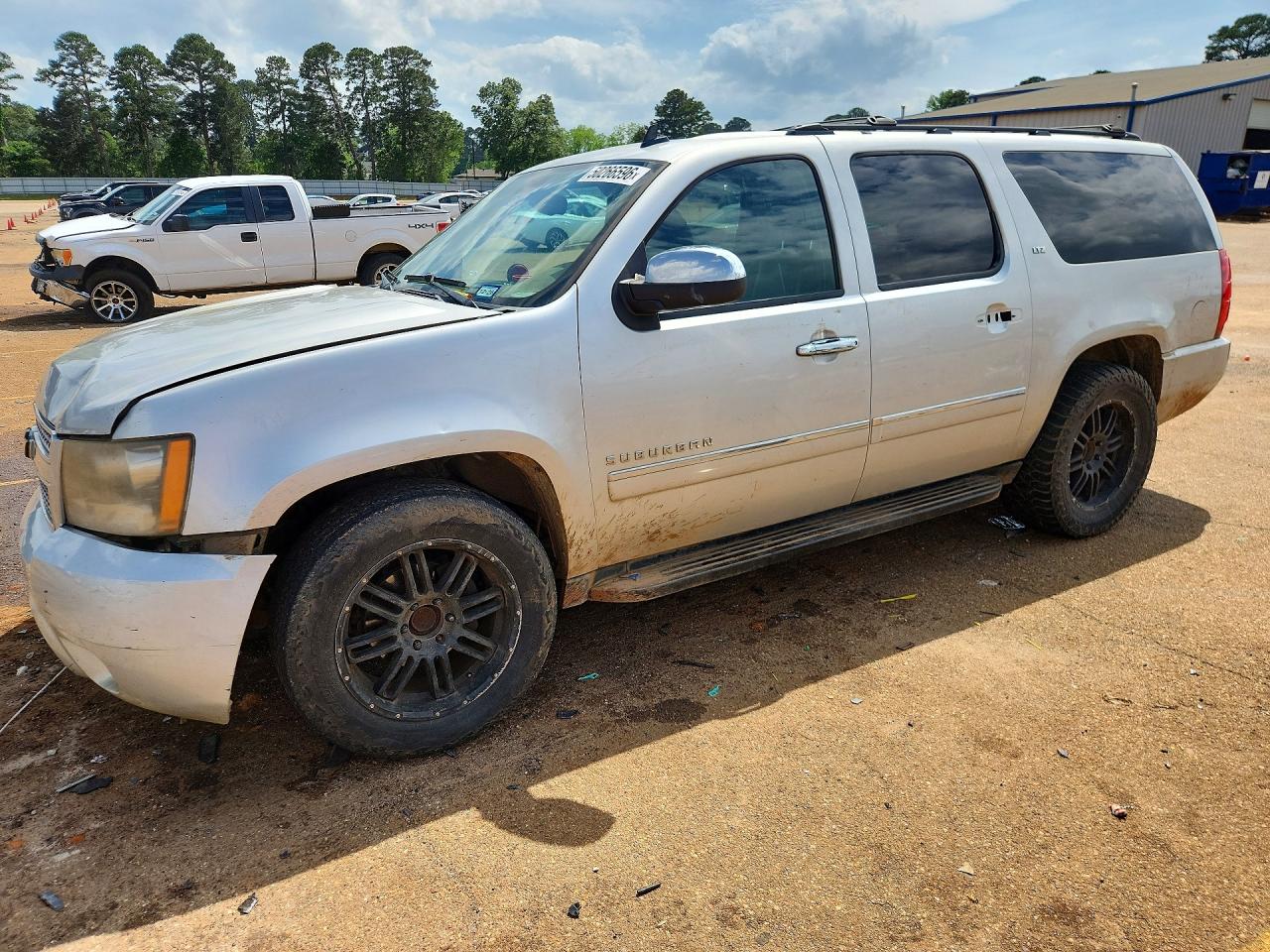 Salvage Chevrolet Suburban Image