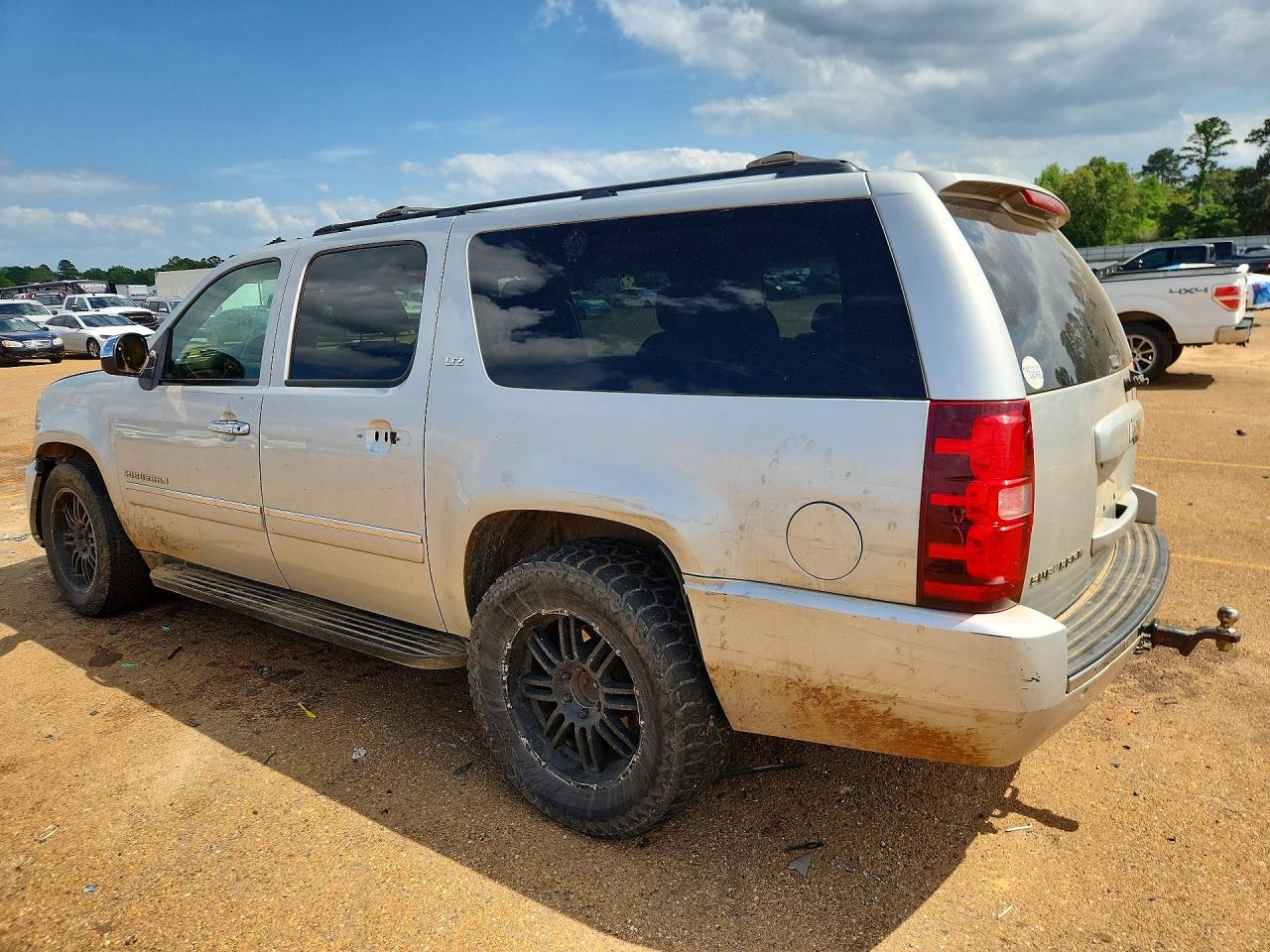 Chevrolet Suburban C1500 Ltz