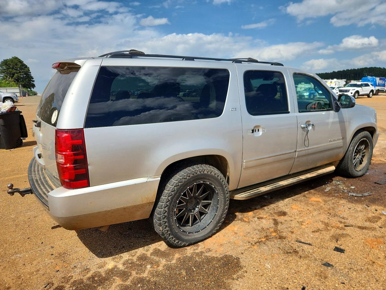 Chevrolet Suburban C1500 Ltz