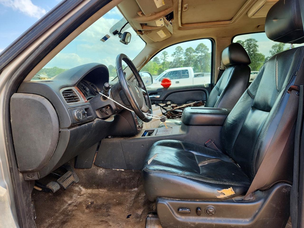 Chevrolet Suburban C1500 Ltz