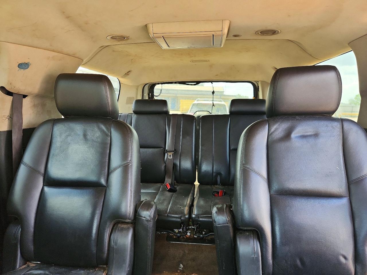 Chevrolet Suburban C1500 Ltz