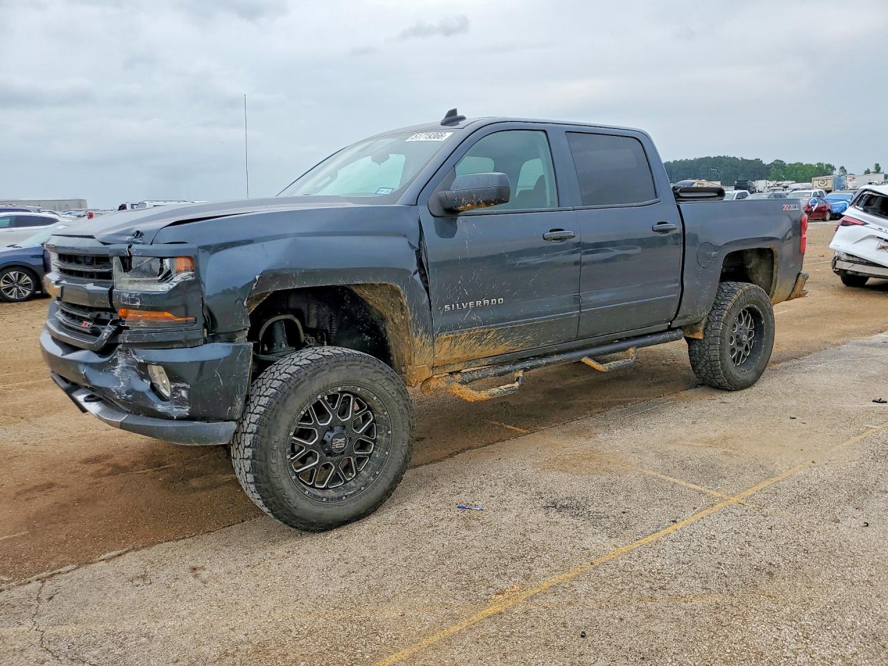 Salvage Chevrolet Silverado Image