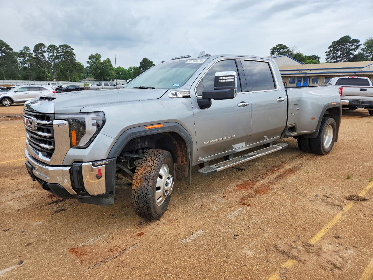 Salvage GMC Sierra Image