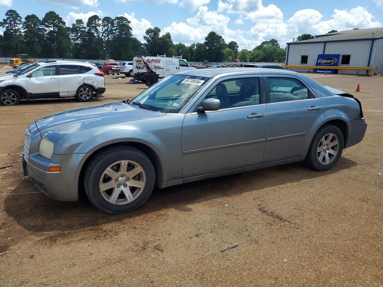 Salvage Chrysler 300 Image