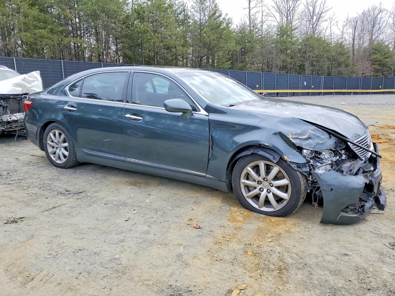 Lexus LS L