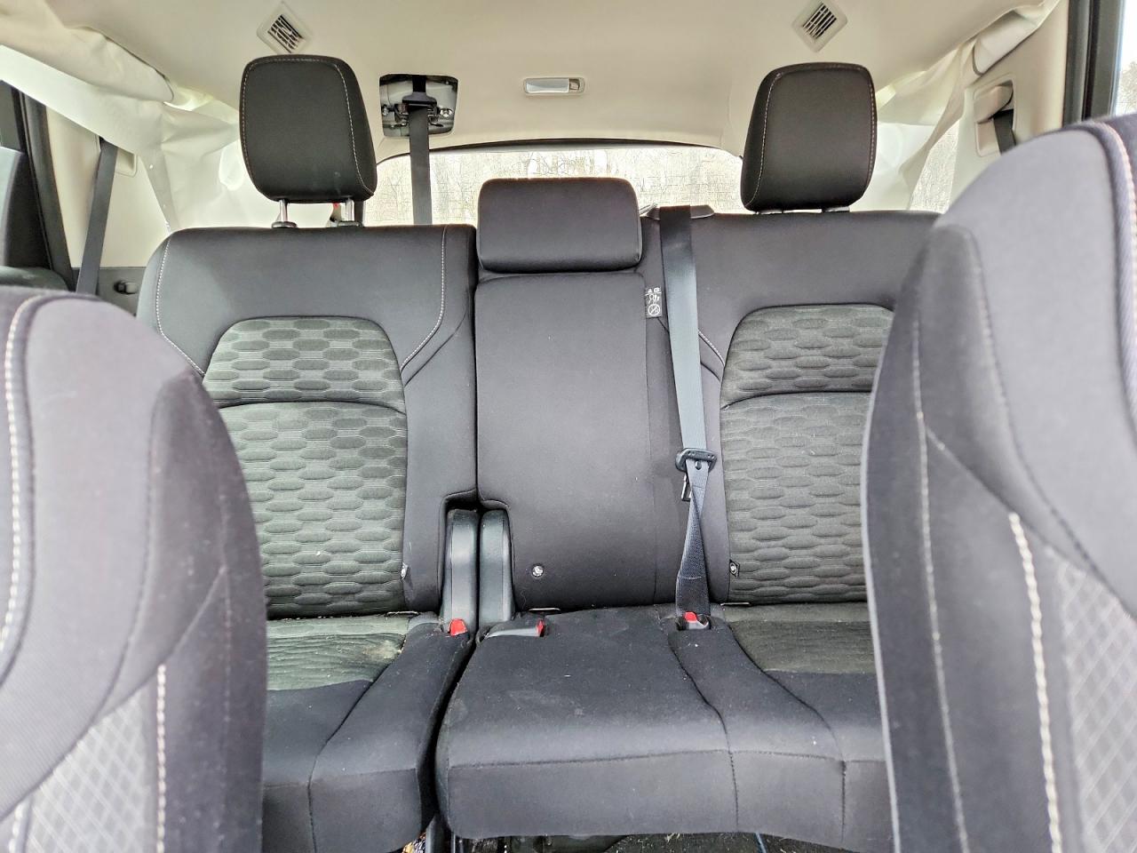 Nissan Pathfinder S