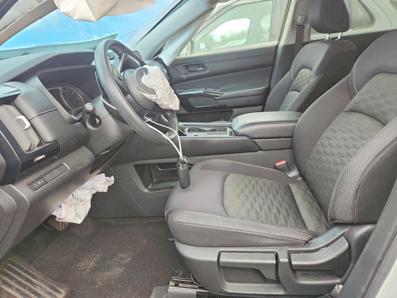 Nissan Pathfinder S