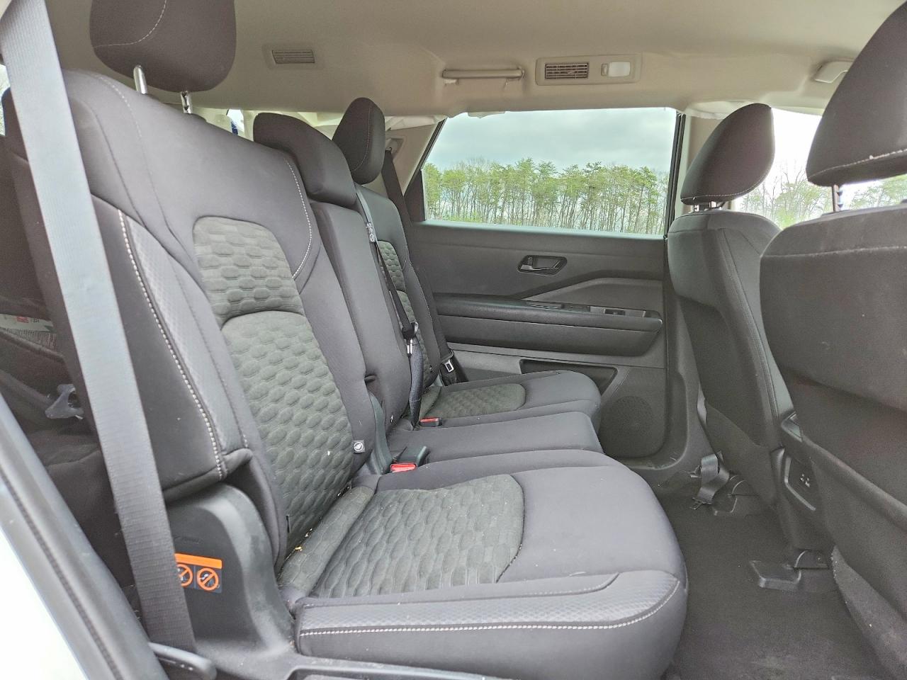 Nissan Pathfinder S