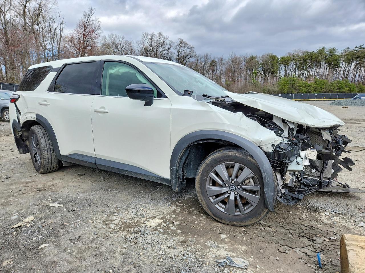 Nissan Pathfinder S