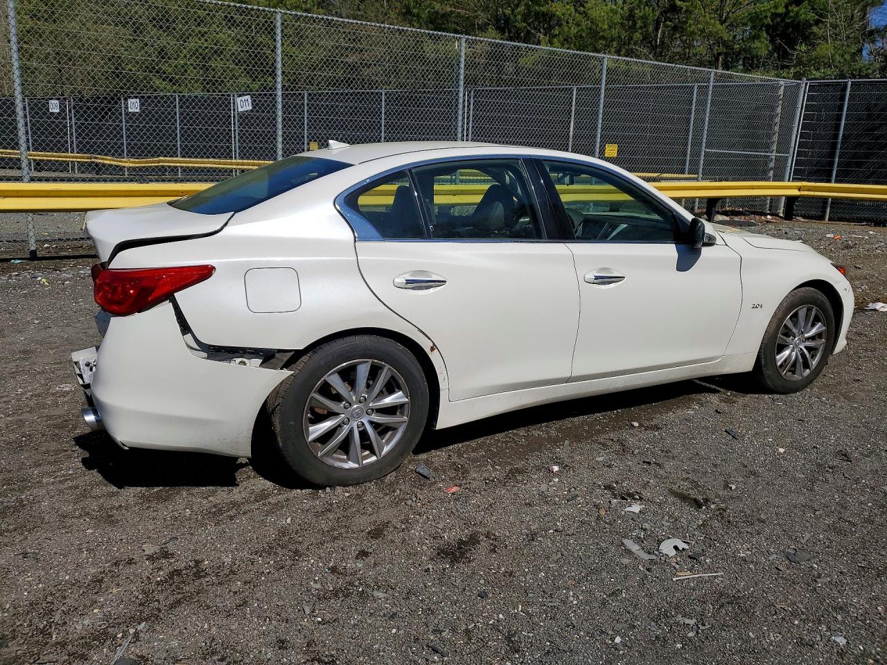 INFINITI Q50 2.0t