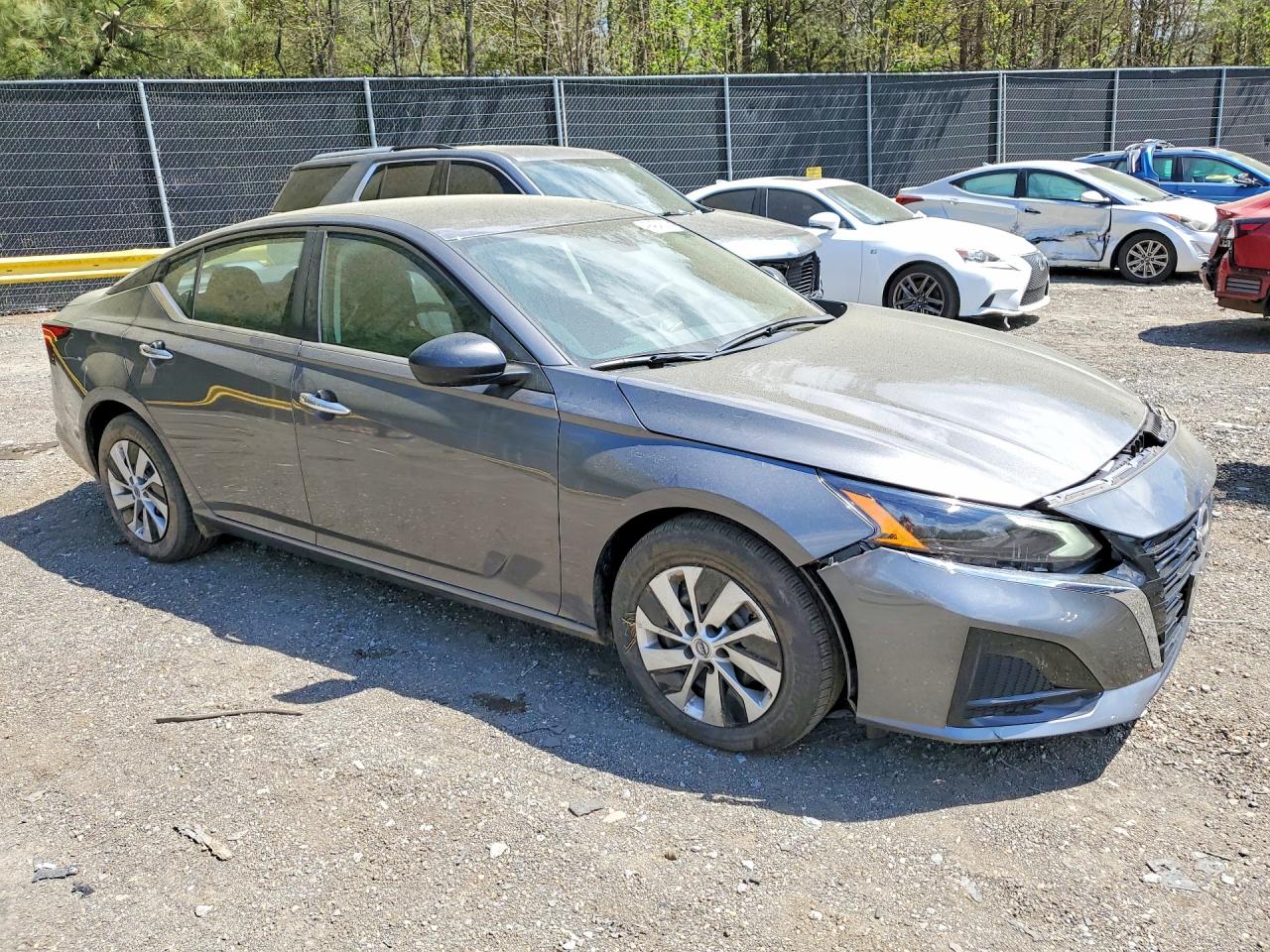 Nissan Altima S