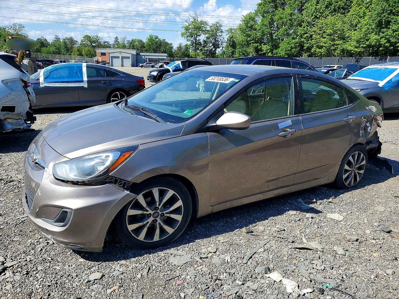 Salvage Hyundai ACCENT Image