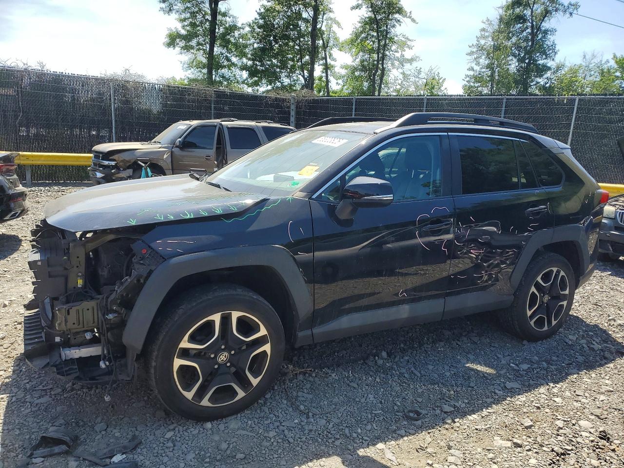 Salvage Toyota RAV4 Image