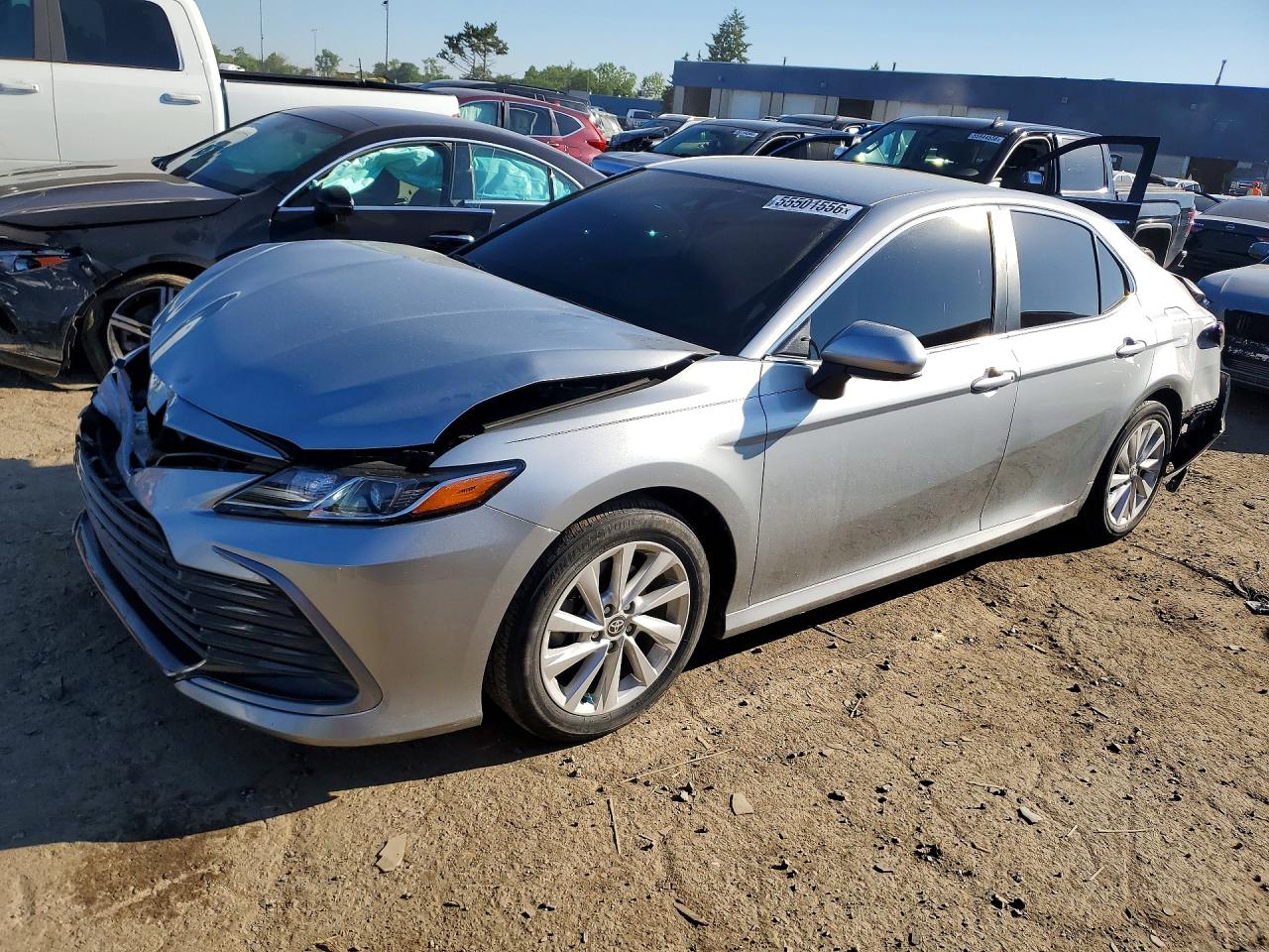 Salvage Toyota Camry Image