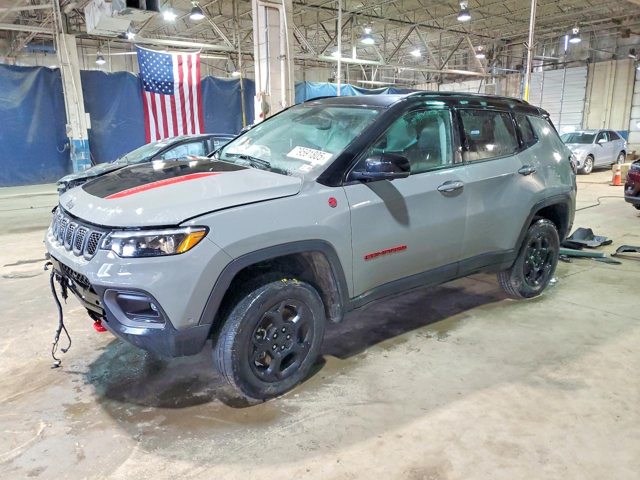 Salvage Jeep Compass Image