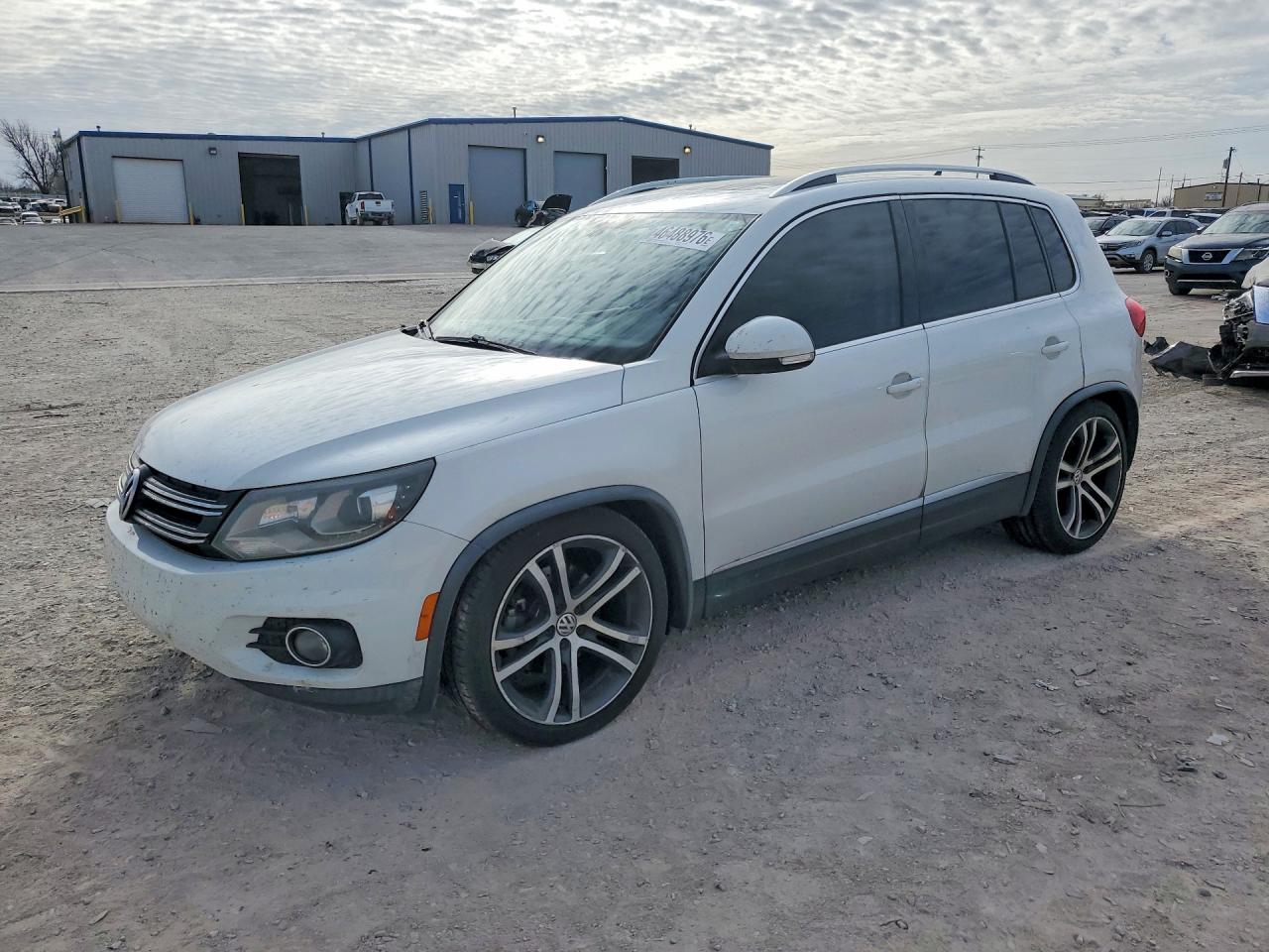 Salvage Volkswagen Tiguan Image