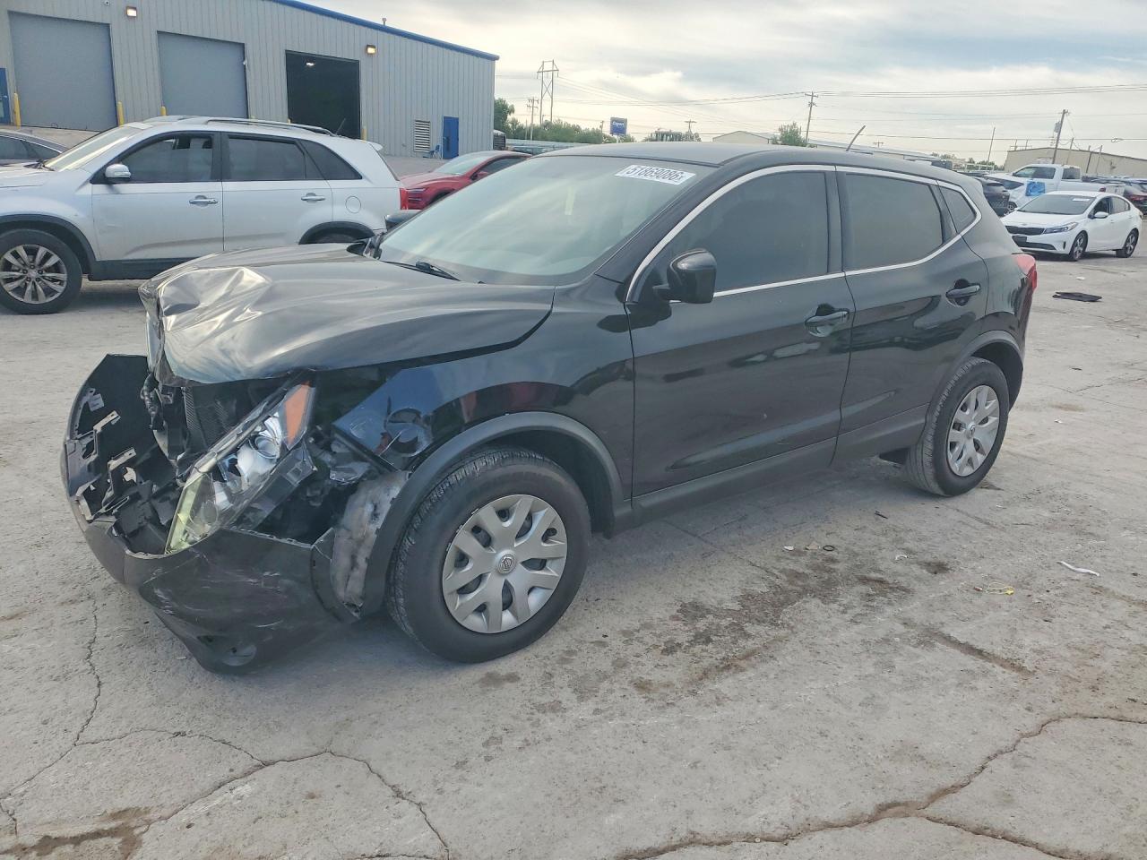 Salvage Nissan Rogue Image