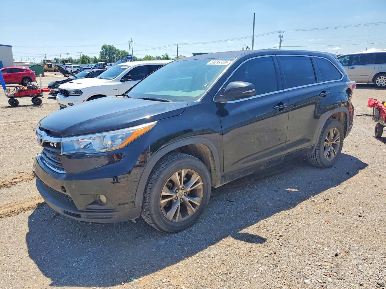 Salvage Toyota Highlander Image